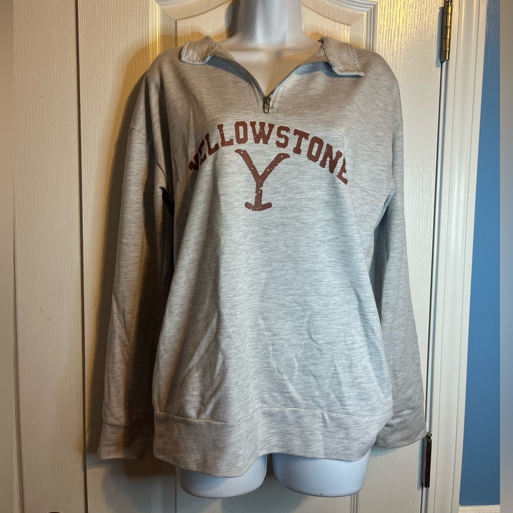 Yellowstone 1/4 Zip Sweatshirt TV Show‎ - Size Medium 🐂